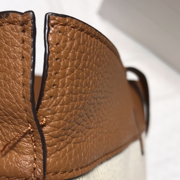 Michael Kors leather and coated canvas tote with pouch and tassel - Picture 9 of 9